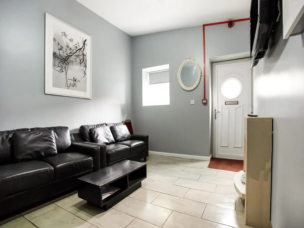 Oyo Clifton Hotel Newcastle upon Tyne