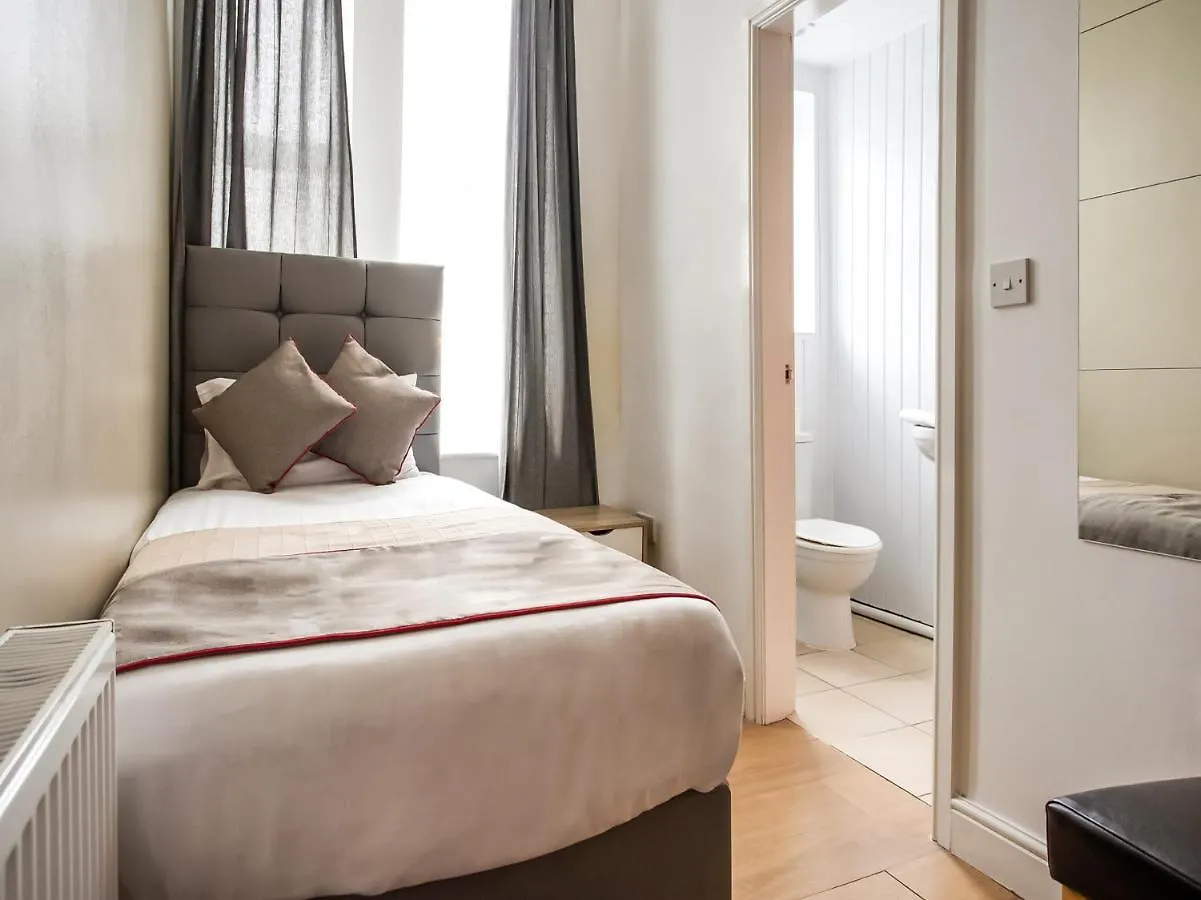 Oyo Clifton Hotel Newcastle upon Tyne