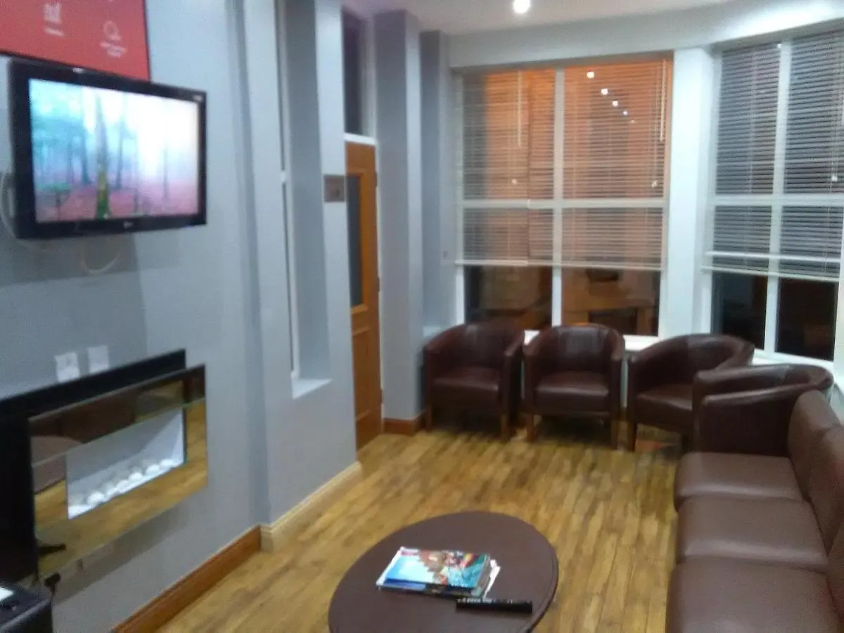 Oyo Clifton Hotel Newcastle upon Tyne