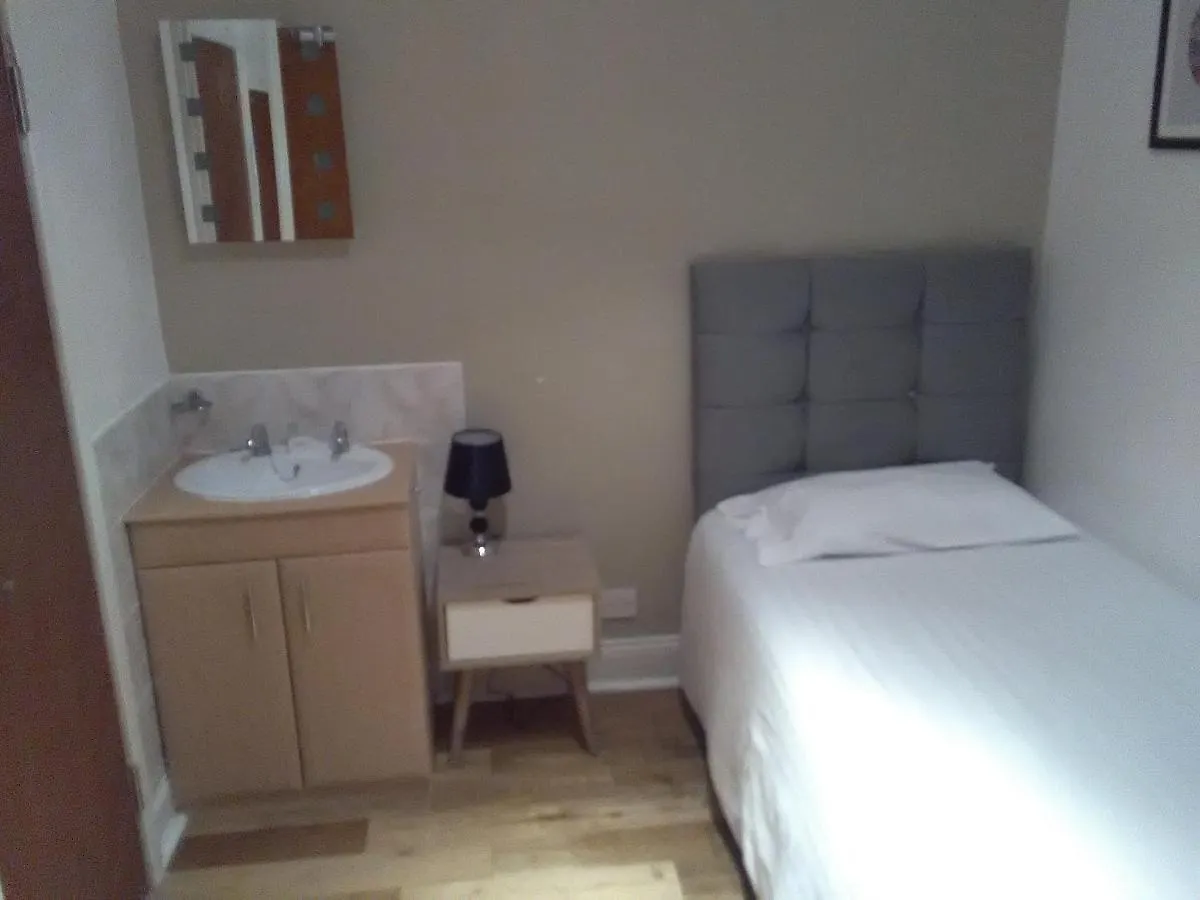 Oyo Clifton Hotel Newcastle upon Tyne
